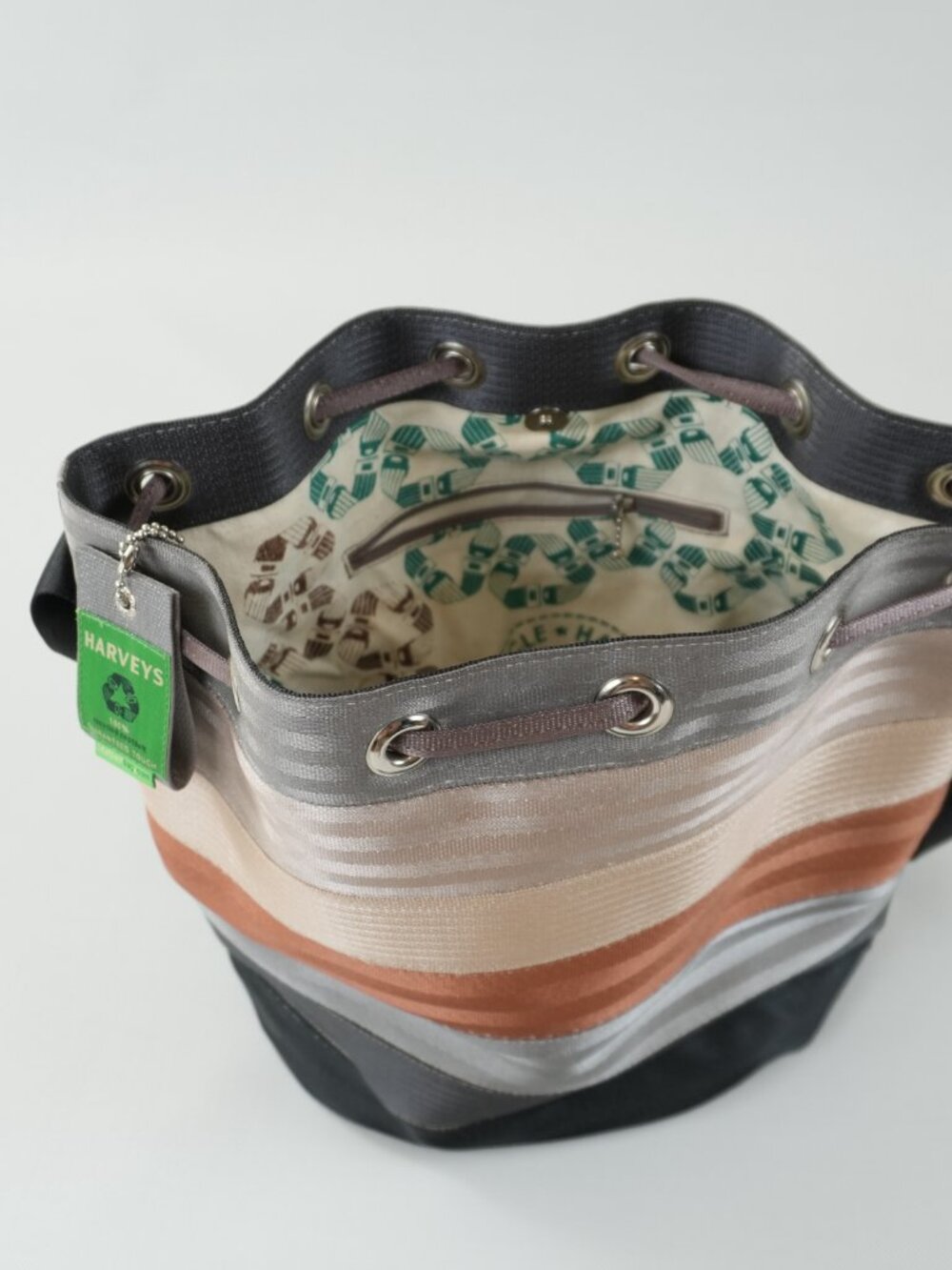 HARVEYS Large Metallic Striped Seatbelt Drawstring Bucket Bag Made in USA - Picture 6 of 14